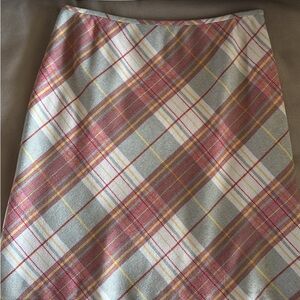 Ann Taylor Loft wool skirt. Size 6 used but like new. Skirt is completely lined